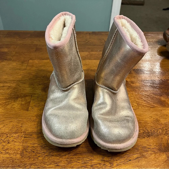 Ugg Pink Sparkle Classic boot size 4 girls - Picture 2 of 8